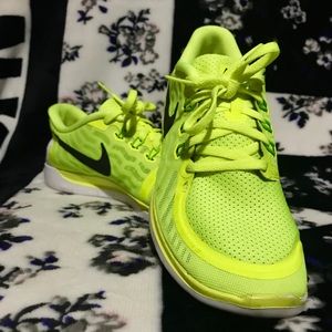 Neon yellow Nike free run 5.0 sneakers